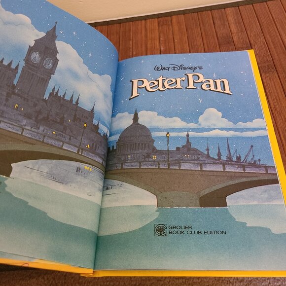 Six Disney Hardcover Books - Picture 15 of 16